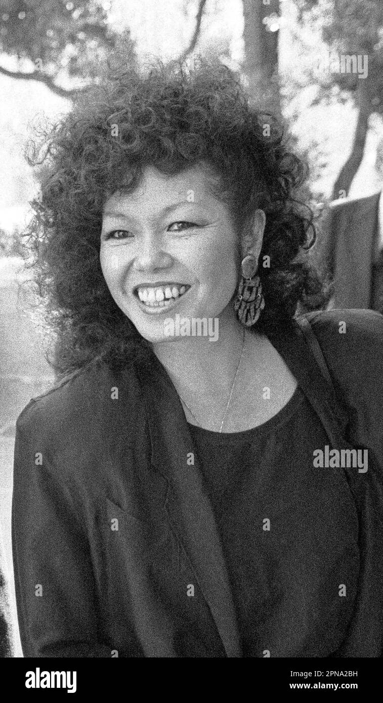 Giapponese-americana, Janice Mirikitani, moglie del Pastore della Chiesa di Glide Cecil Williams, a San Francisco, California, 1987 Foto Stock