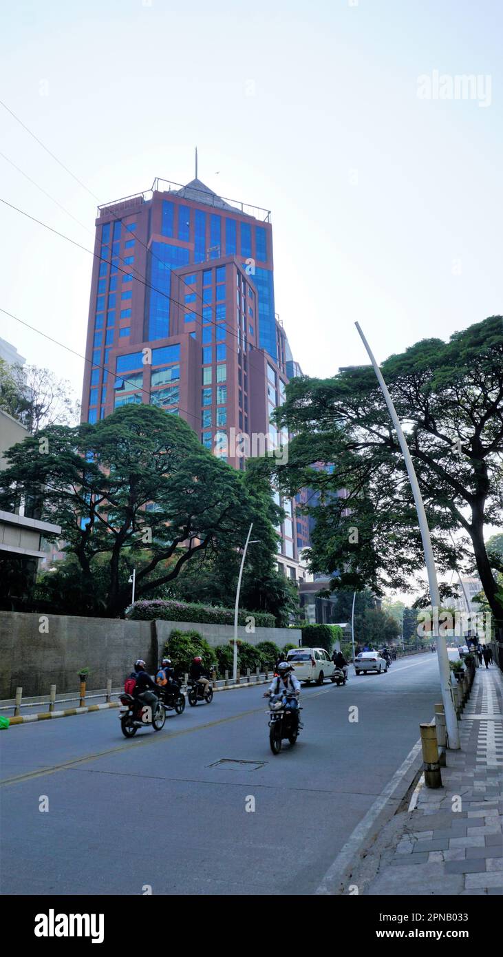 Bangalore, Karnataka, India-Aprile 18 2023: Vista della bella architettura di UB City. Fantastico centro commerciale con iconici grattacieli della città Foto Stock