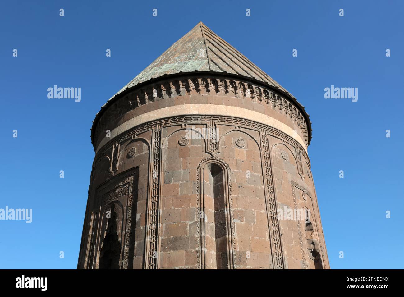 Hasan Sultan Tomb si trova nel distretto di Ahlat, nella provincia di Bitlis. La tomba fu costruita nel 1275 dallo statista mongolo Hasan Sultan. Foto Stock