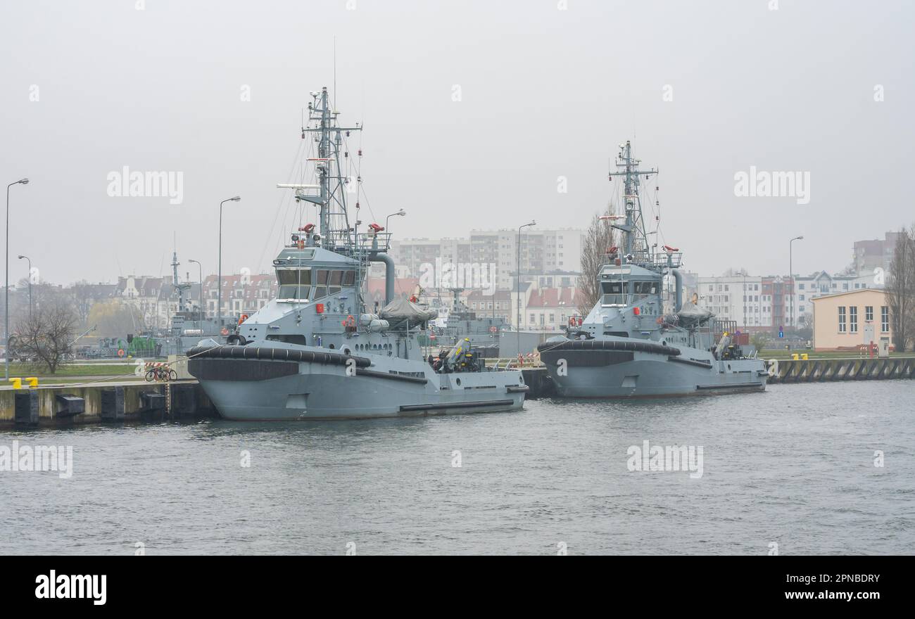 nave militare nel porto Foto Stock