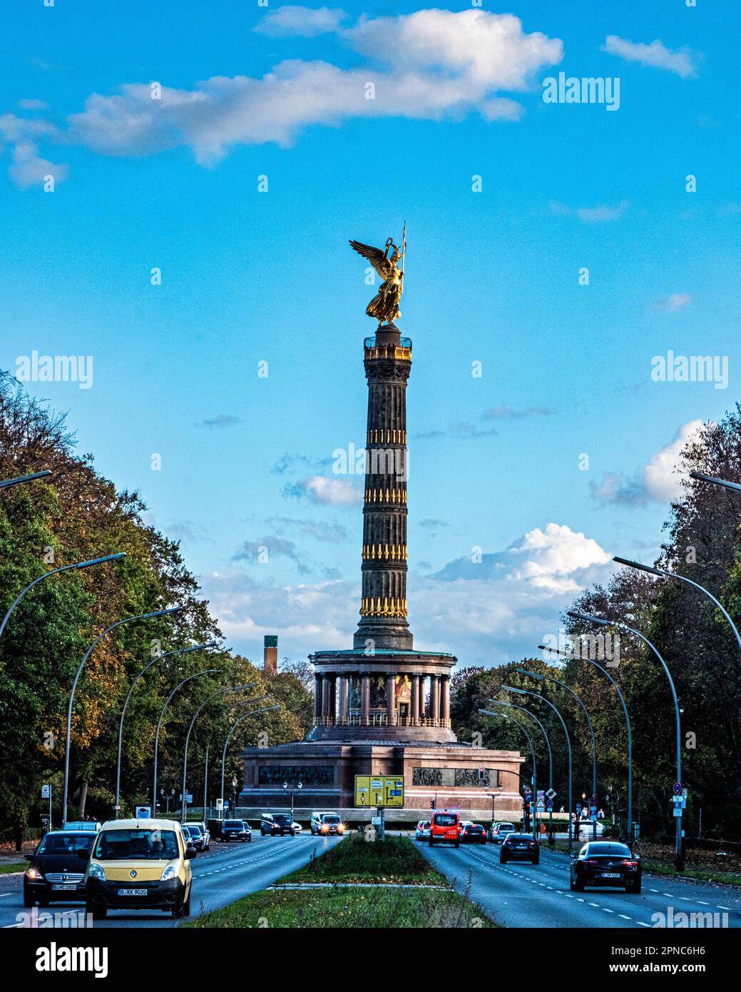 La colonna della Vittoria, Siegessäule - monumento progettato da Heinrich Strack con scultura in bronzo di Victoria di Friedrich Drake.Tiergarten,Mitte,Berlino, Foto Stock