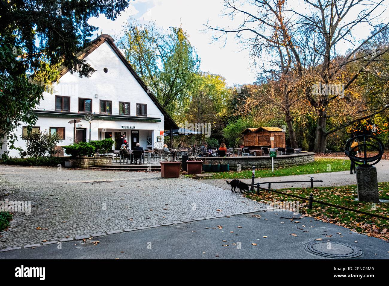 TeeHaus in Englischer Garten in Tiergarten, Altonaer Straße 2, Berlino, Germania Foto Stock