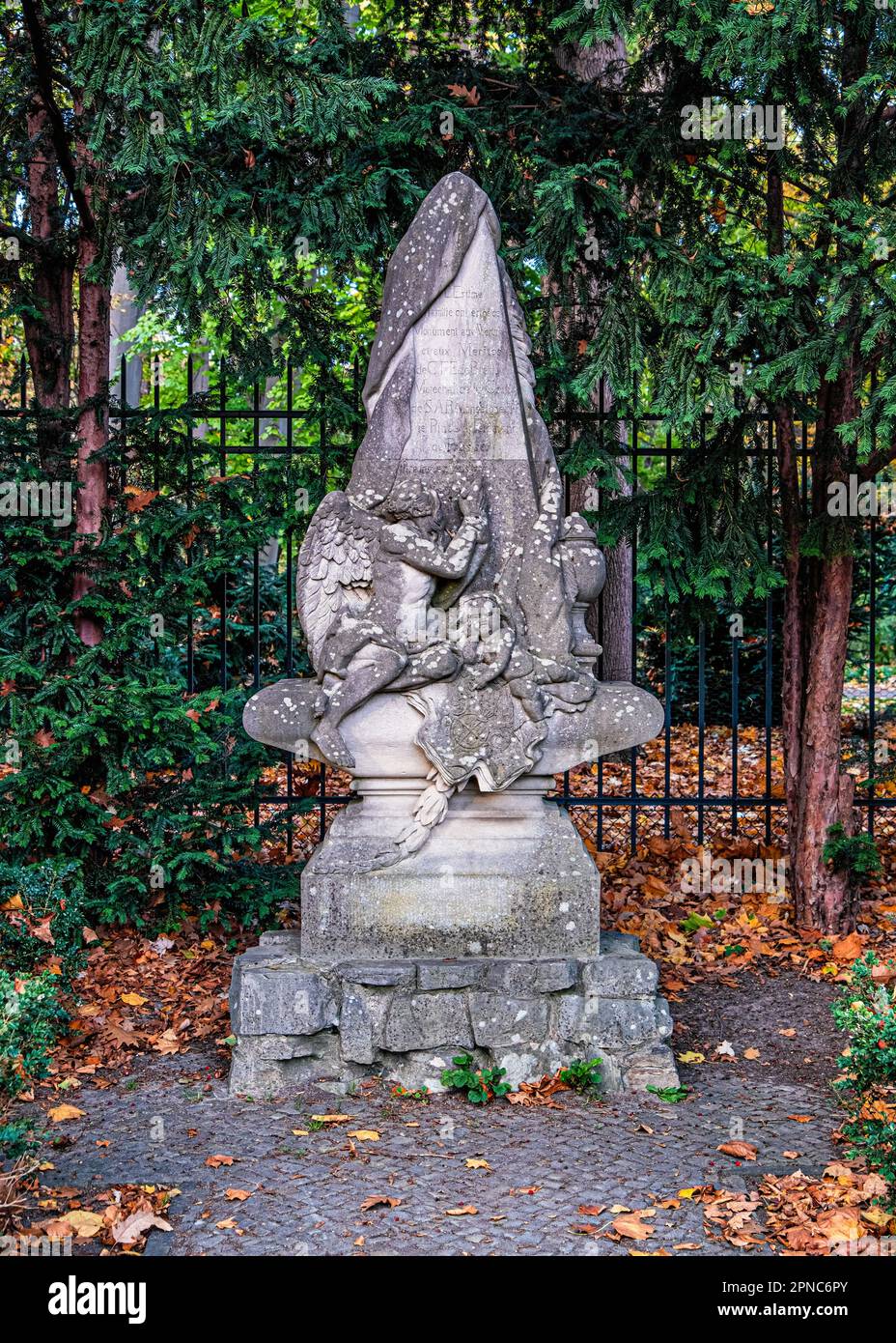 Ernst von Bredow Memorial Stone,Tiergarten,Mitte,Berlin.1980 copia di Dietrich & Hans Starke sostituito originale da Jean Pierre Antoine Tassaert 1774-17 Foto Stock