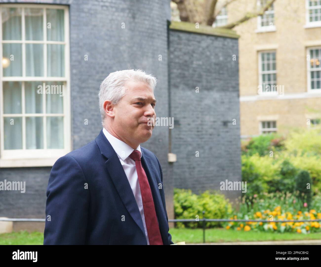 Londra, Regno Unito. 18th aprile 2023 i Ministri lasciano Downing Street dopo la riunione settimanale del Consiglio. NELLA FOTO: RT Hon Steve Barclay, Segretario di Stato per la Salute. Credit: Bridget Catterall/Alamy Live News Foto Stock