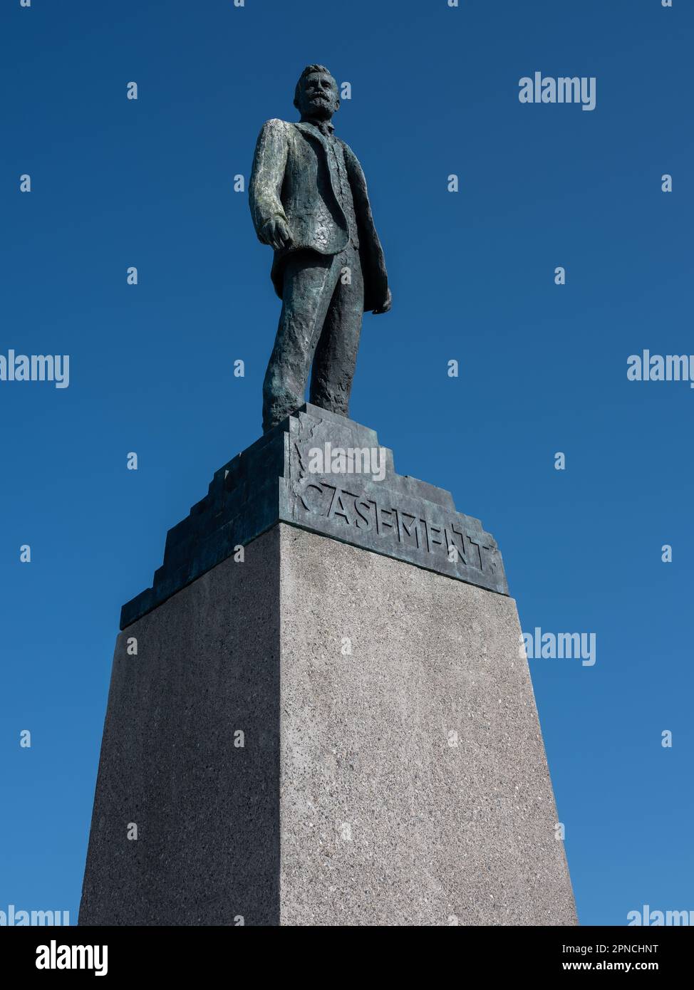 Statua di Roger Casement installata presso le terme di Dún Laoghaire Foto Stock