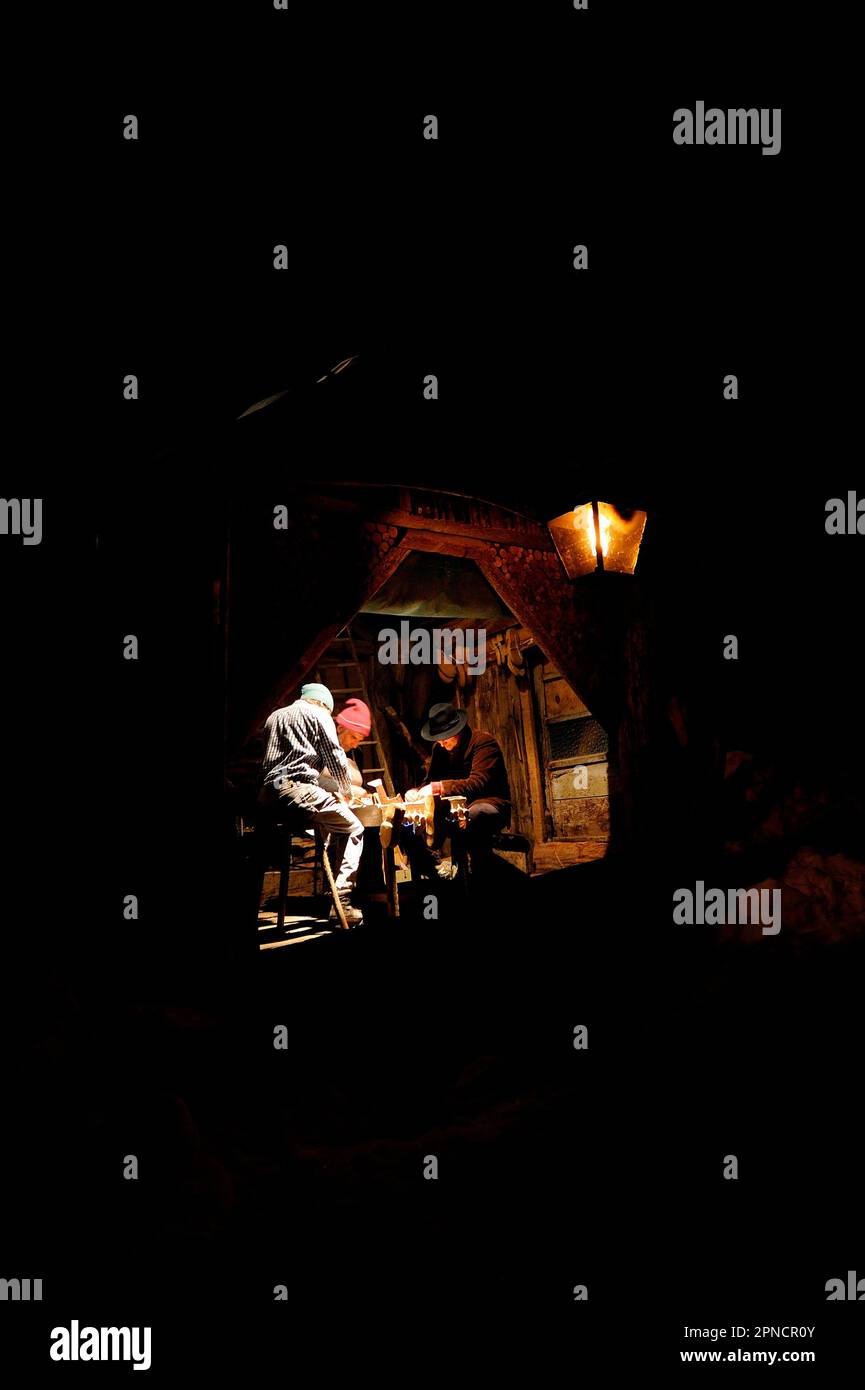 Rievocazione della Natività di Gesù e degli antichi mestieri della campagna e delle montagne nel villaggio di Prea, Alpi Ligure, Cuneo, Piedmo Foto Stock