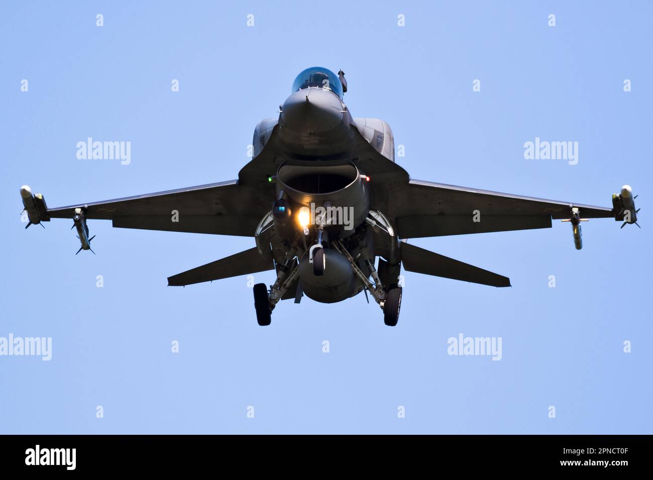 L'aeronautica polacca F-16 è in arrivo alla base aerea di Leeuwarden. Leeuwarden, Paesi Bassi - 19 aprile 2018 Foto Stock