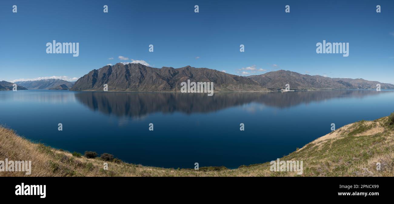 Vista panoramica del lago Hawea, South Island, nuova Zelanda. Foto Stock