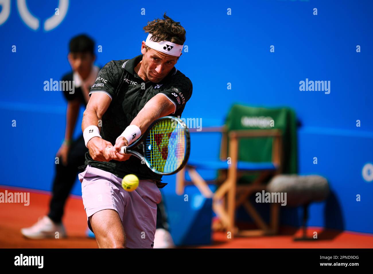 Barcellona, Spagna, 18 aprile 2023. Sabadell Open Banc - Trofeo Conde de Godó 70. Casper Ruud durante la partita contro B. Shelton. Credit: JG/Alamy Live News Foto Stock