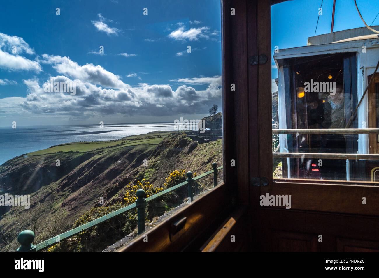 Vista dalla Manx Electric Railway a carrozza aperta, Douglas, Isola di Man Foto Stock