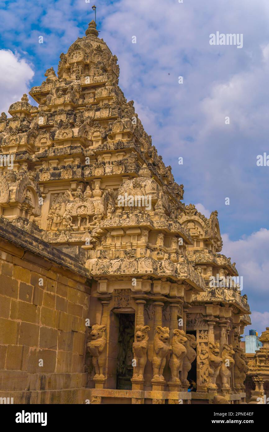 Kanchipuram noto come Kancheepuram Kanjivaram è sede del tempio Kailasanatha Gopuram. La dinastia Pallava costruì un tempio Shiva. Foto Stock