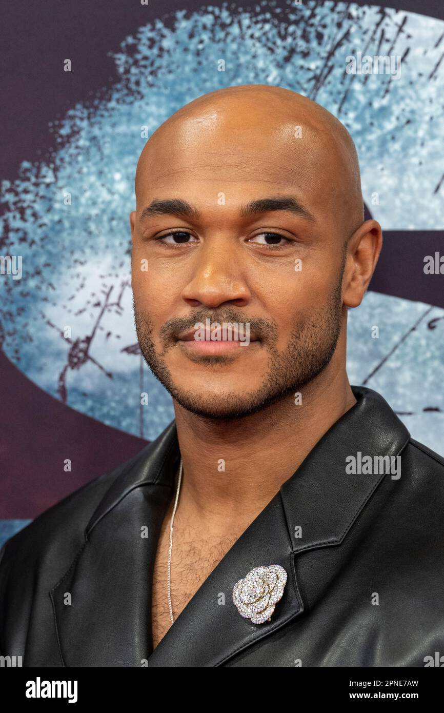 Berlino, Germania. 18th Apr, 2023. L'attore principale Malick Bauer alla prima serie tedesca 'Sam, a Saxon' di Kino International. Sulla base di eventi reali, Disney mostra la storia straordinaria del primo poliziotto nero nella Germania orientale. Credit: Hannes P. Albert/dpa/Alamy Live News Foto Stock