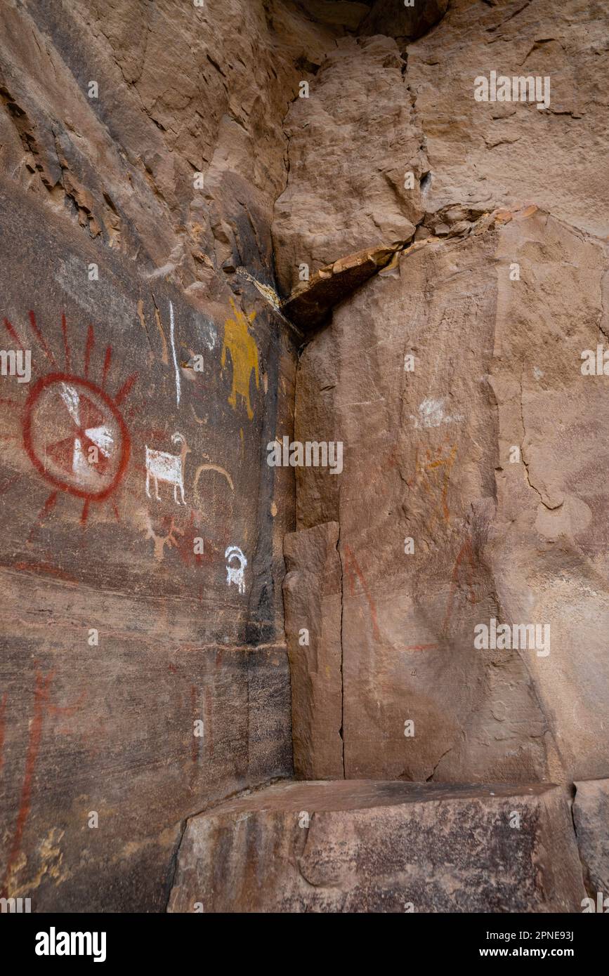 Petroglyph vicino al Big Buffalo Panel, un antico petroglifo dei nativi americani, nel Nine Mile Canyon, Carbon County, vicino a Price, Utah, USA. Foto Stock