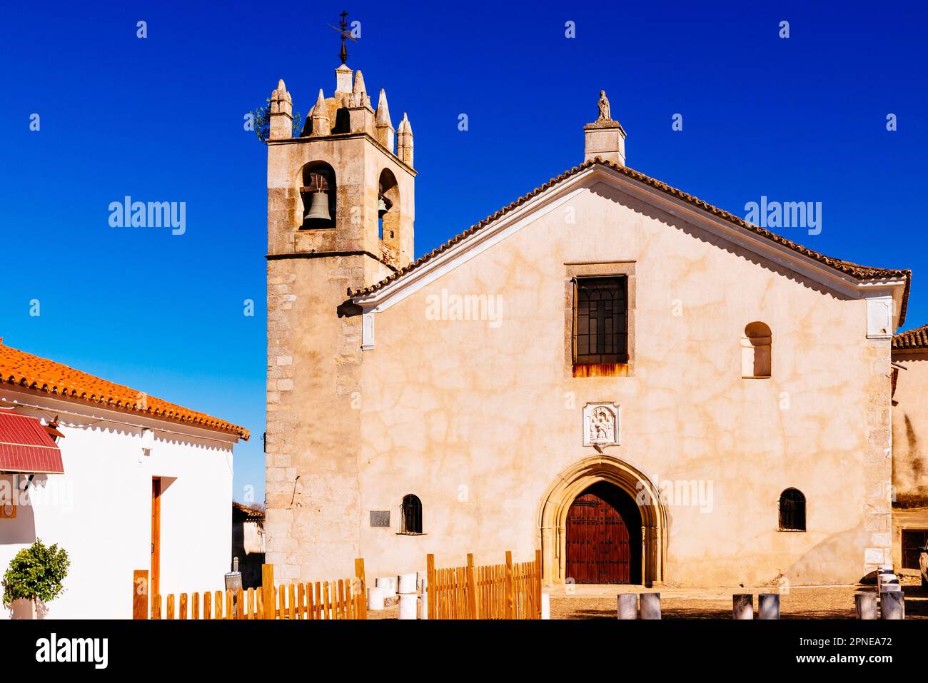 Chiesa di Santa María del Mercado è un tempio cattolico, 15th ° secolo. Sulla facciata c'è una porta a forma di arco ogivale e un piccolo alabasto Foto Stock