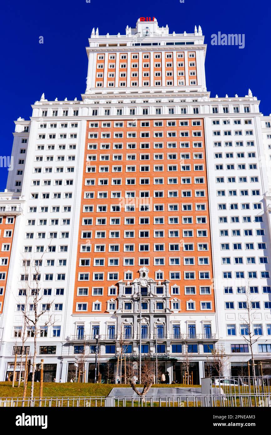 L'Hotel Riu Plaza España è uno storico grattacielo. Inaugurato nel 1953 con il nome di edificio España, edificio spagnolo, struttura a uso misto che ospita un hotel, Foto Stock