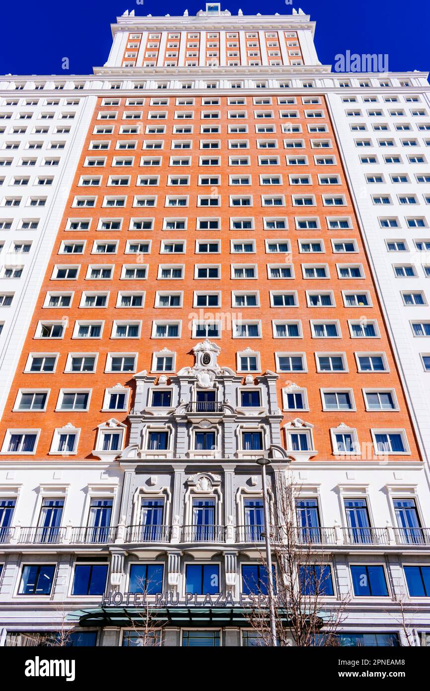 L'Hotel Riu Plaza España è uno storico grattacielo. Inaugurato nel 1953 con il nome di edificio España, edificio spagnolo, struttura a uso misto che ospita un hotel, Foto Stock