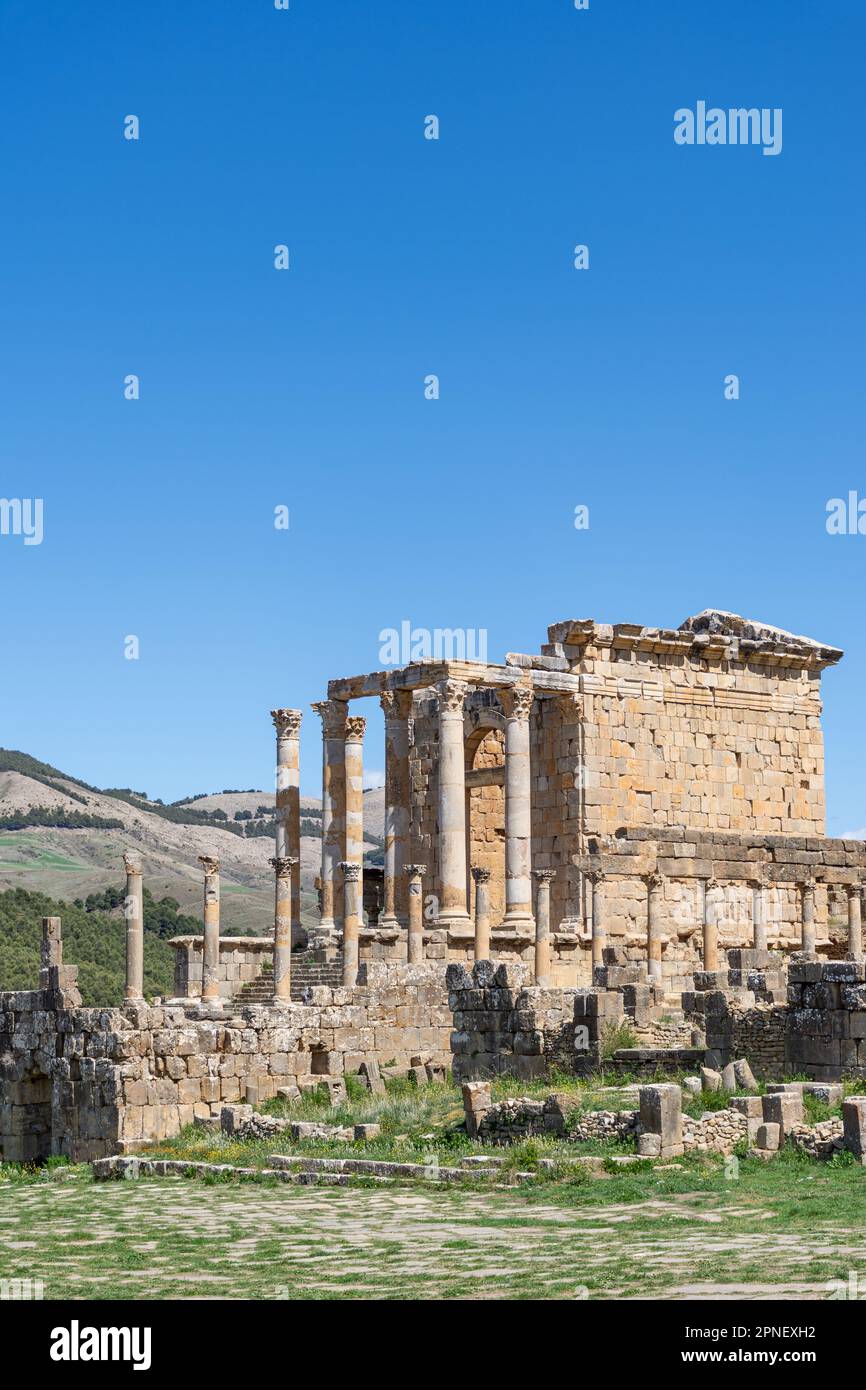 Vista di (Tempio di Gens Settimia) nell'antica città di Cuicul-Djemila. Sito patrimonio dell'umanità dell'UNESCO. Foto Stock