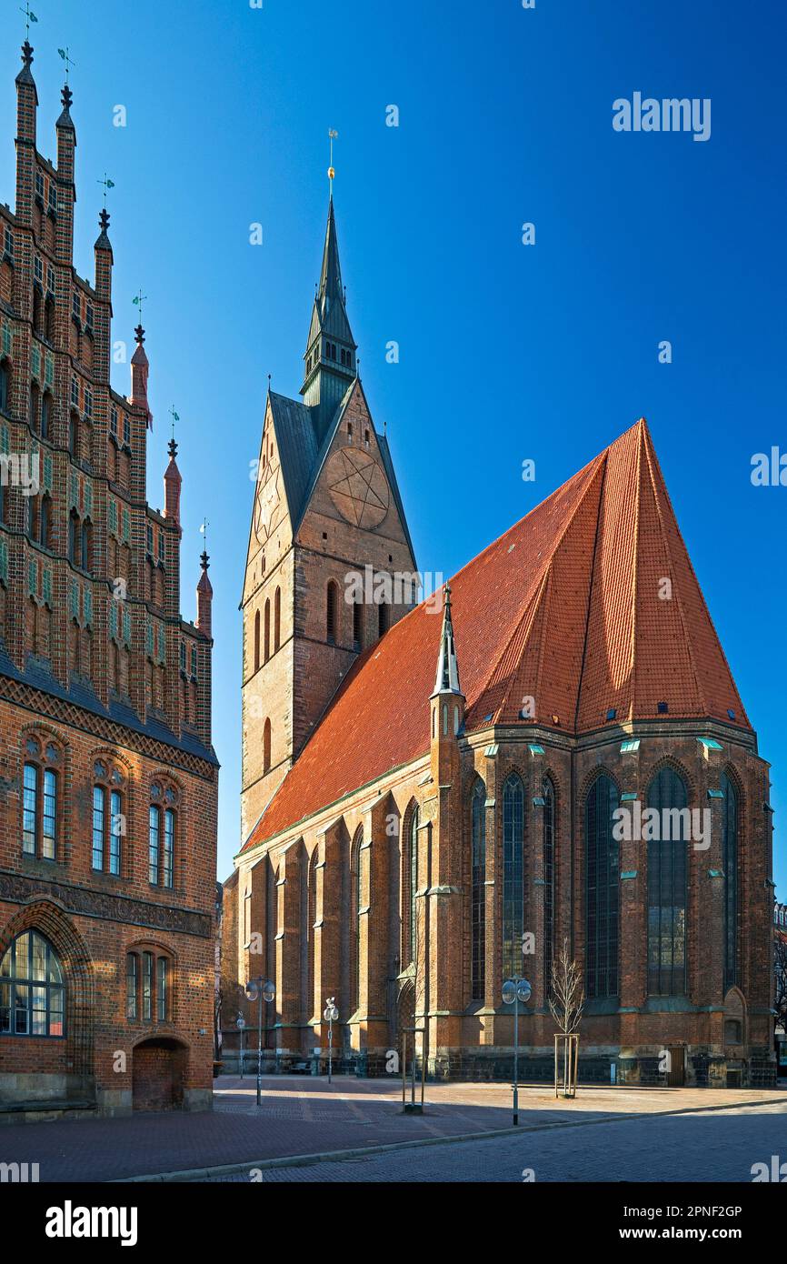 Chiesa del mercato e il Vecchio Municipio, Nord tedesco mattone gotico nella città vecchia, Germania, bassa Sassonia, Hannover Foto Stock