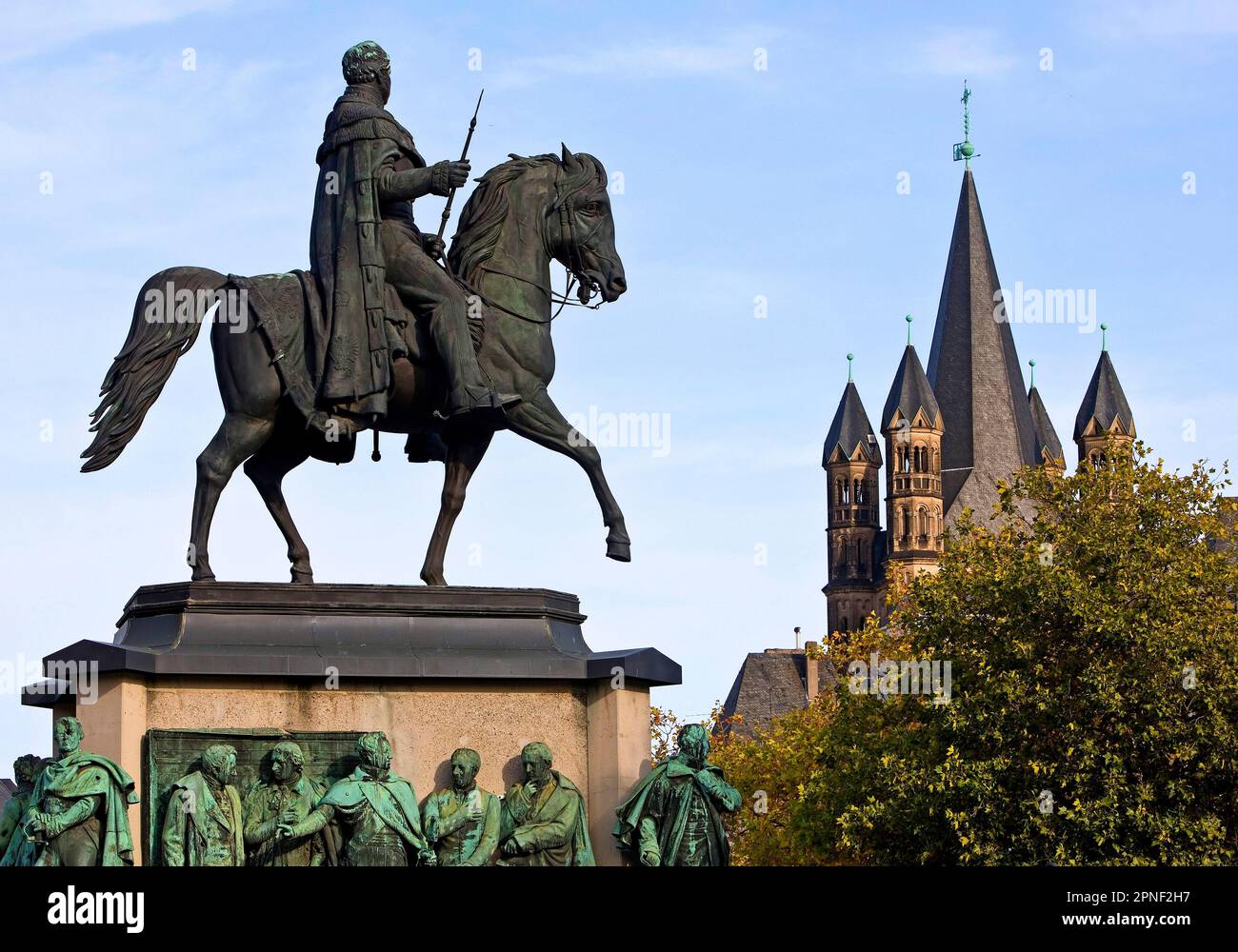 Statua equestre per re Friedrich Wilhelm III Di Prussia, Gross St. Martin sullo sfondo, Germania, Renania settentrionale-Vestfalia, Colonia Foto Stock