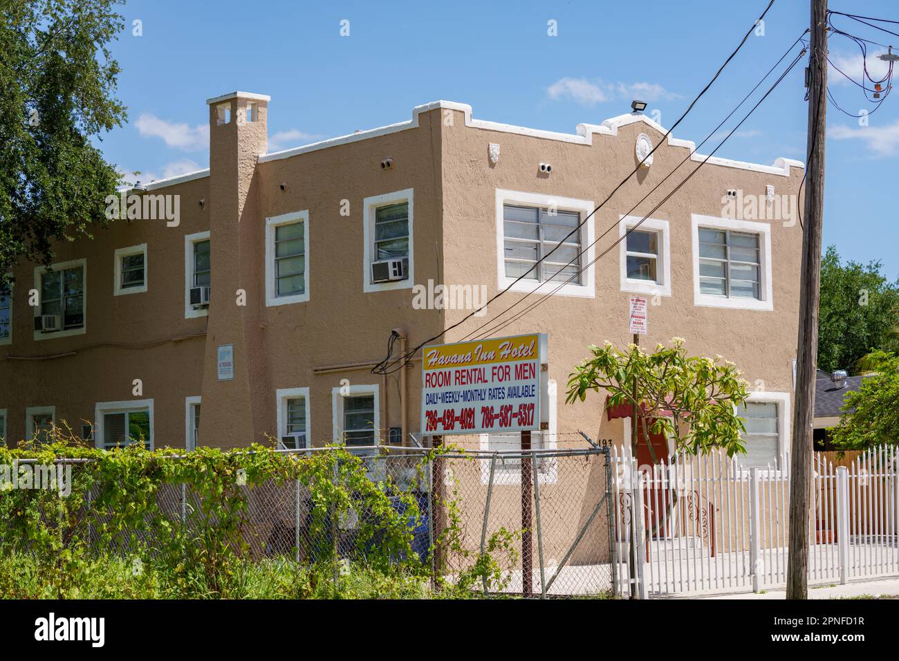 Little Haiti Miami, FL, USA - 18 aprile 2023: Havana Inn Hotel un hotel per soli uomini a Little Haiti Miami Foto Stock