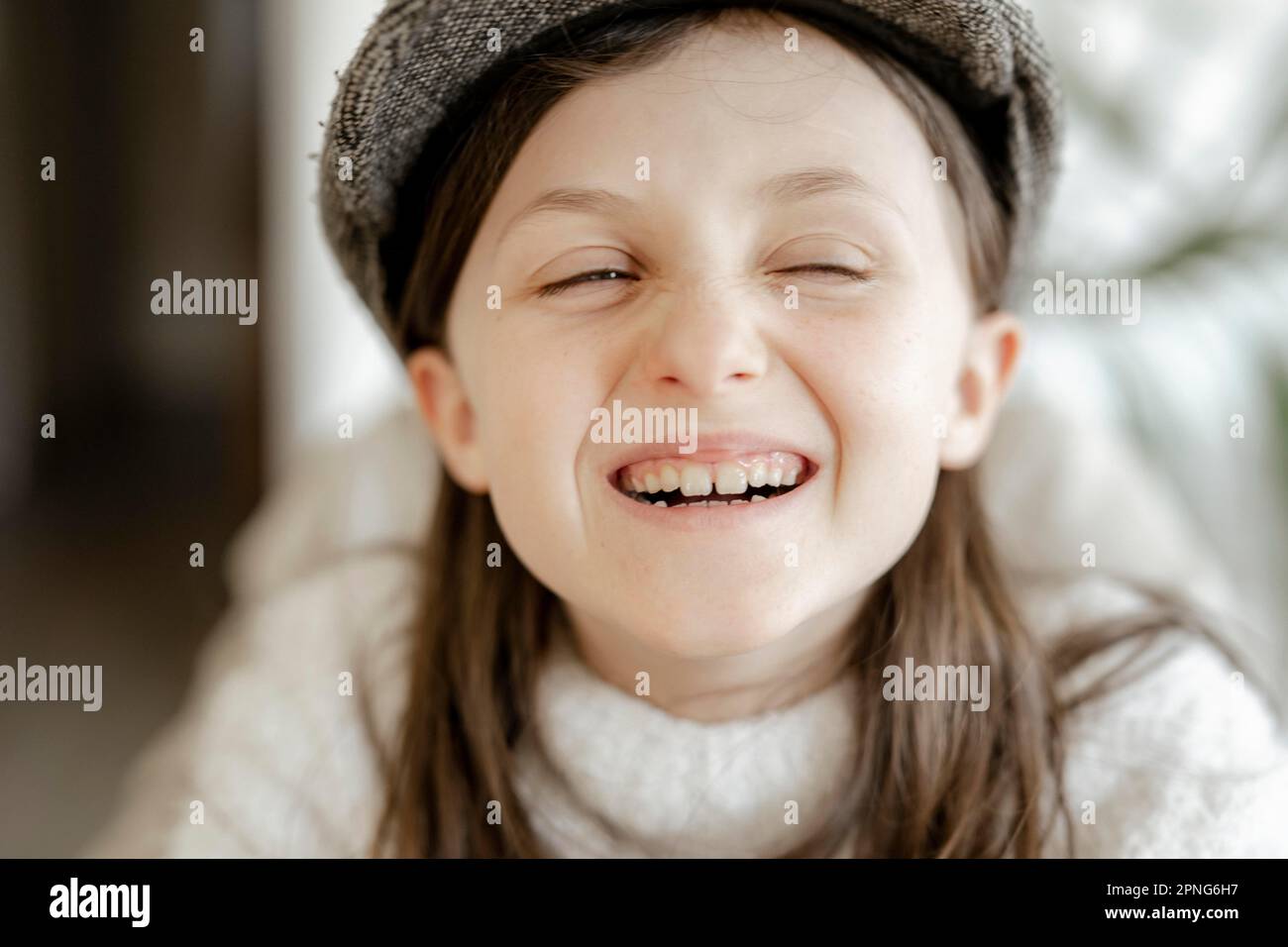 Ragazza ridente, 8 anni Foto Stock