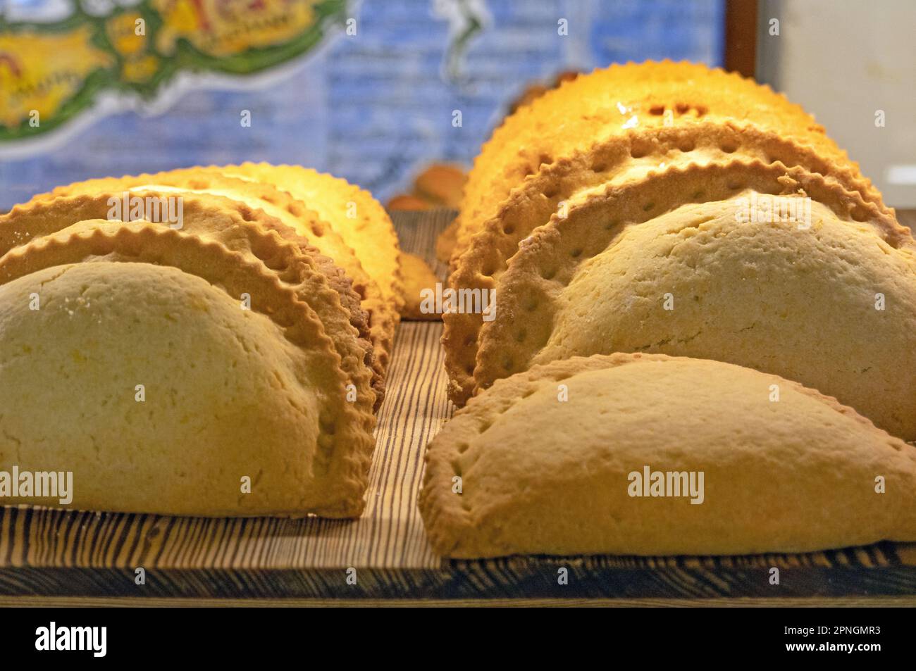 Palma, Mallorca, Spagna - 30, Marzo, 2023. Migliore panetteria tradizionale torte di dolci mallorcan nel centro storico, Palma di Maiorca, Spagna Foto Stock