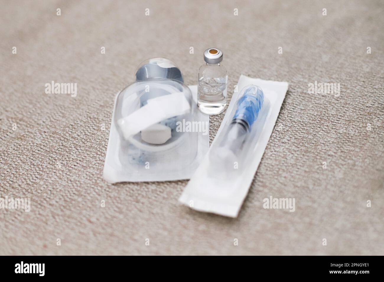 Set per infusione e materiali di consumo sostitutivi del serbatoio previsti per l'uso Foto Stock