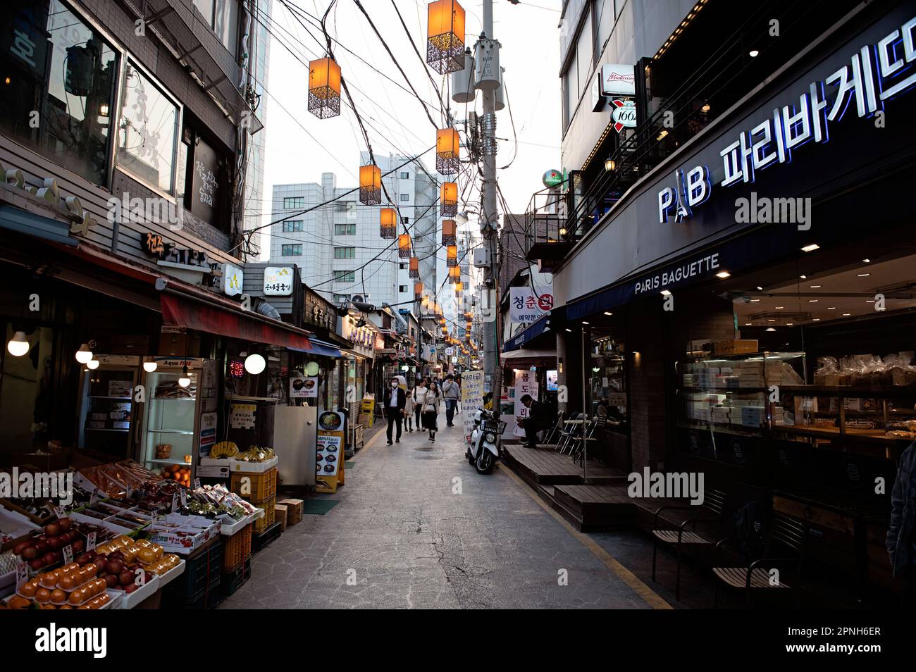 Sejong cibo strada a Chebu-dong, Seoul, Corea del Sud Foto Stock