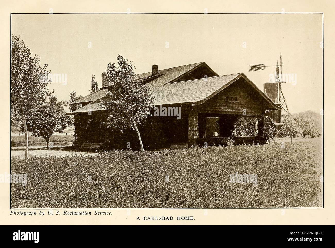 A Carlsbad Home dal libro 'New Mexico, la terra dei creatori di delizie' di George Wharton James, la storia delle sue antiche dimore sulla scogliera e Pueblos, la conquista degli spagnoli, le missioni francescane; i conti personali delle cerimonie, dei giochi, della vita sociale e delle industrie dei suoi indiani; Una descrizione del suo clima, Geologia, Flora e Uccelli, i suoi fiumi e foreste ; Una rassegna del suo sviluppo rapido, progetti di recupero del territorio e sistema educativo ; con i conti completi ed accurati delle sue contee, città e città progressive. Pubblicato nel 1920 Boston, la Page Company come parte di Sea Am Foto Stock