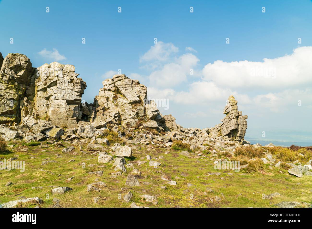 Una vista di Manstone Rock nella riserva naturale di Stipperstones a Shropshire, Regno Unito. Una cresta di Quartzite creata durante l'ultima era glaciale 480 milioni di anni fa Foto Stock