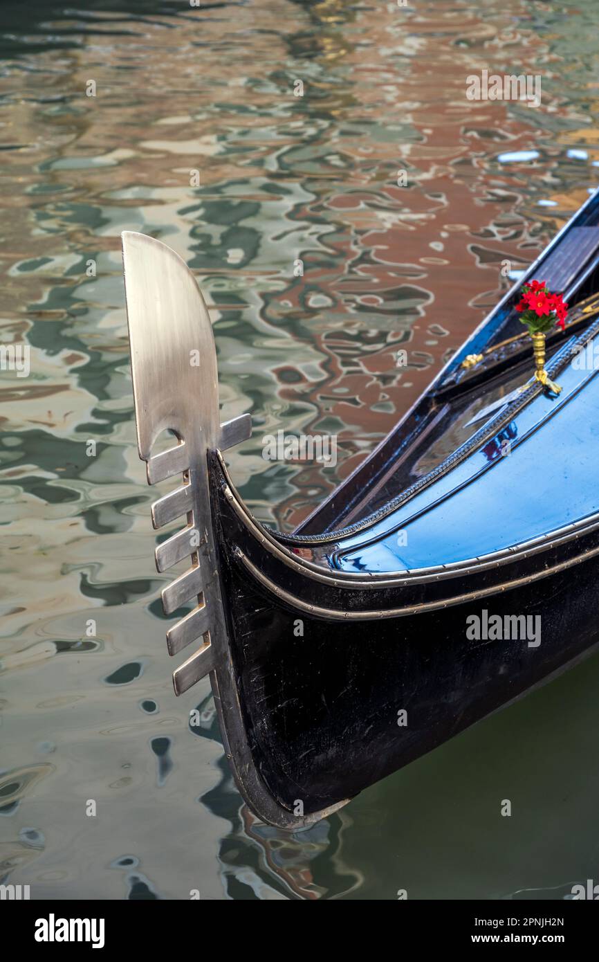 Testa in ferro della gondola, Venezia, Veneto, Italia Foto Stock
