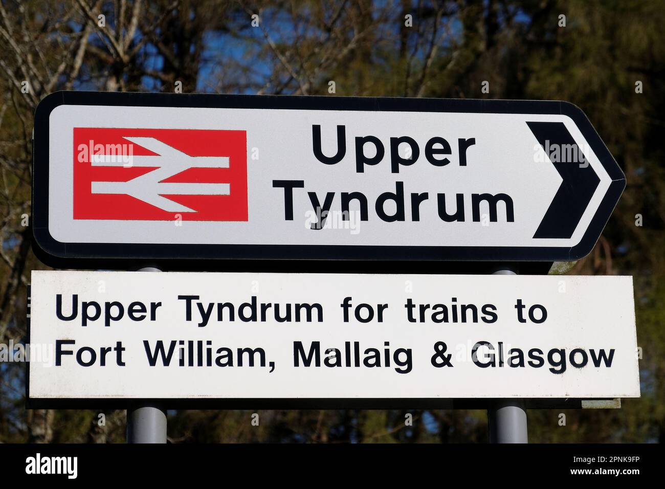 Cartello della stazione ferroviaria di Tyndrum superiore, Tyndrum Scozia Foto Stock