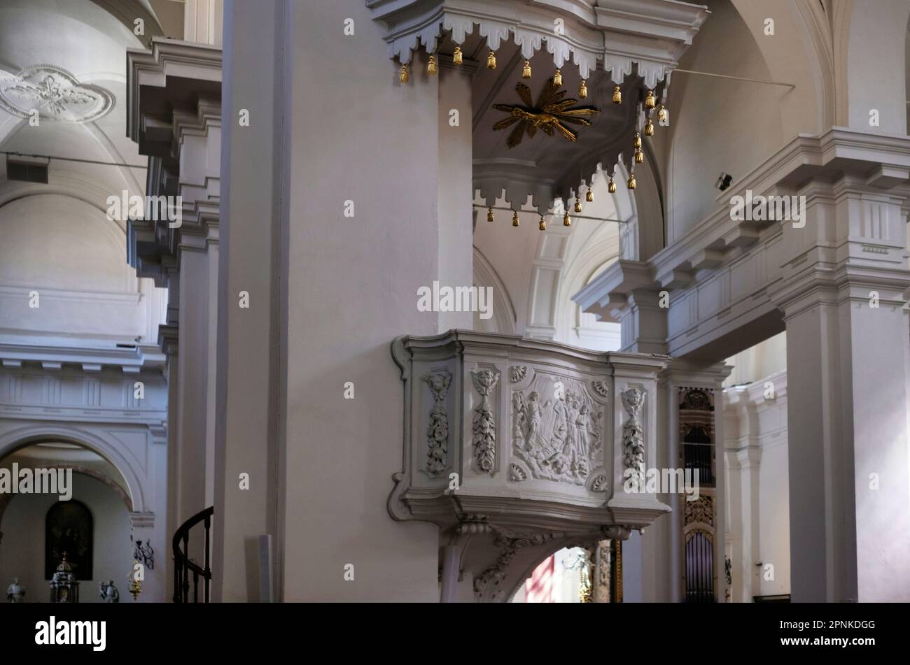 Capodistria, Slovenia, Chiesa Carmine Rotunda del XII secolo in stile romanico con affreschi medievali e una statua lignea della Madonna del Carmine Foto Stock