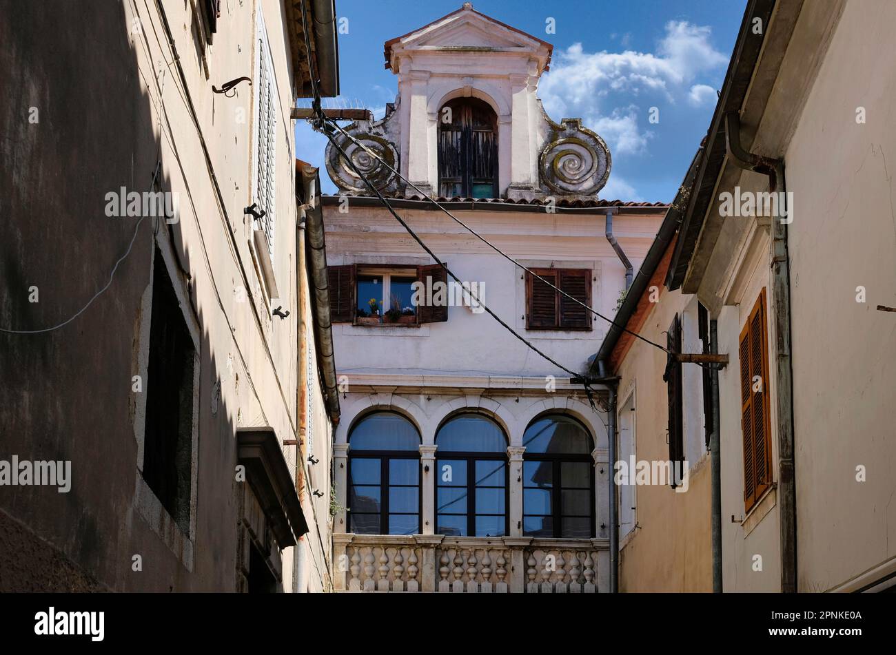 I caratteristici palazzi e le stradine della bellissima città di Capodistria in Slovenia. Foto Stock