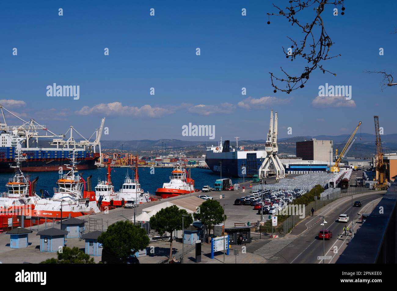Il porto di Capodistria (Luka Capodistria) in Slovenia, è l'unico porto marittimo sloveno, sposta due terzi del traffico marittimo nazionale Foto Stock