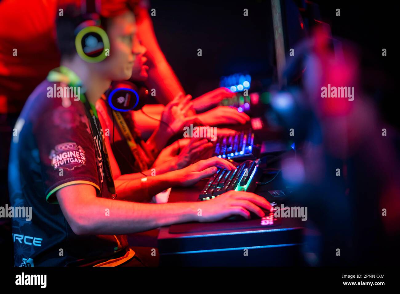 Giocatori sullo schermo, giochi per computer, Colonia, Nord Reno-Westfalia, Germania Foto Stock