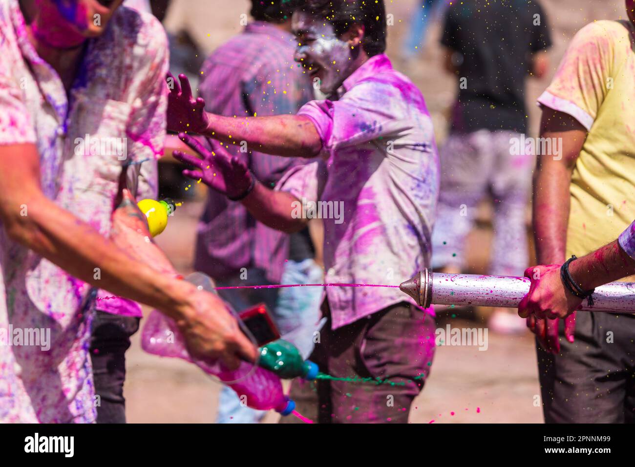 Holi Festival, festival di primavera indiano, festival tradizionale dei colori, vista della città di Varanasi, Utttar Pradesh, India Foto Stock