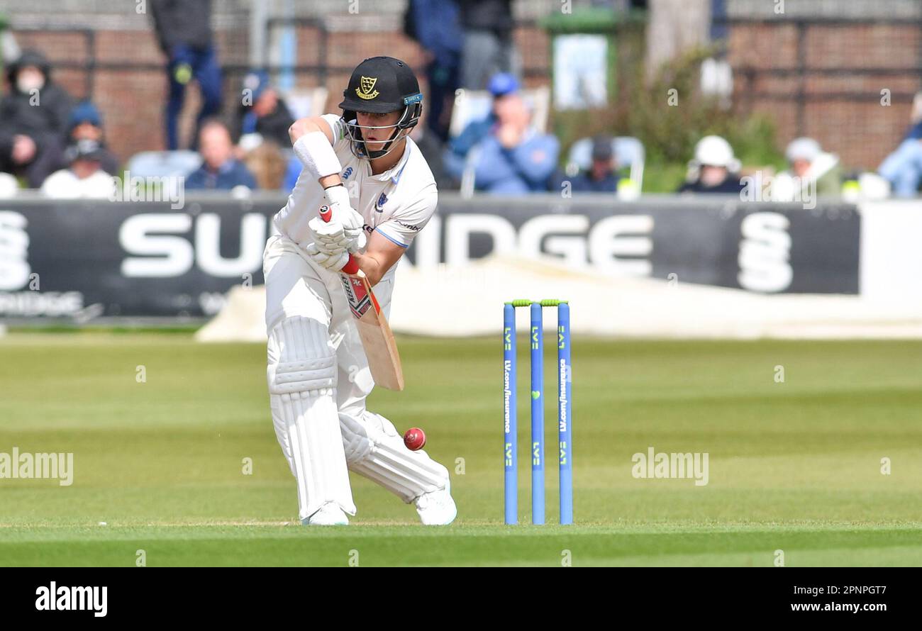 Hove UK 20th Aprile 2023 - Alistair Orr of Sussex battendo contro lo Yorkshire durante la partita di cricket LV= Insurance County Championship al 1st Central County Ground di Hove : Credit Simon Dack /TPI/ Alamy Live News Foto Stock