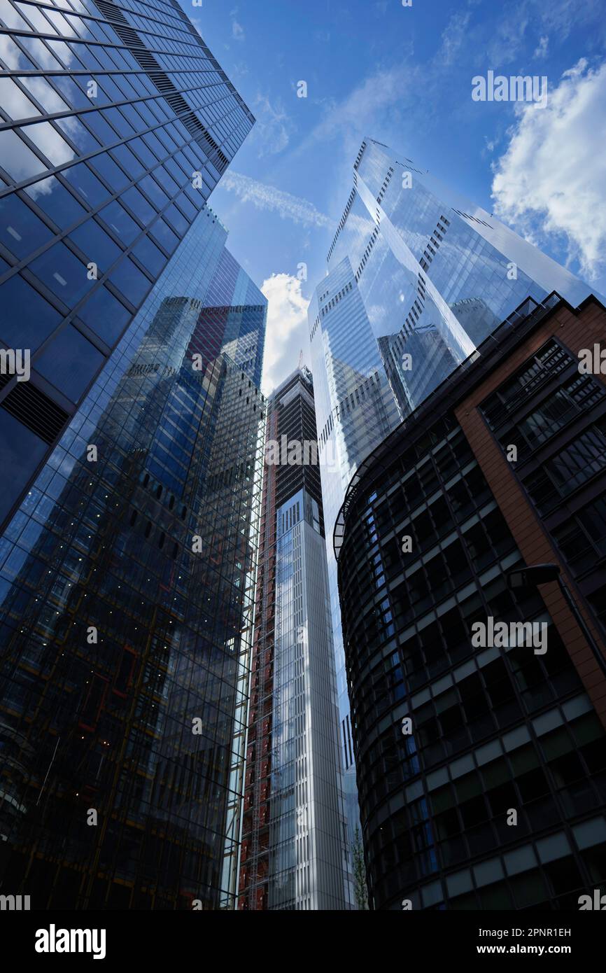 Londra - 05 21 2022: Grattacieli su Great St Helen's. Foto Stock