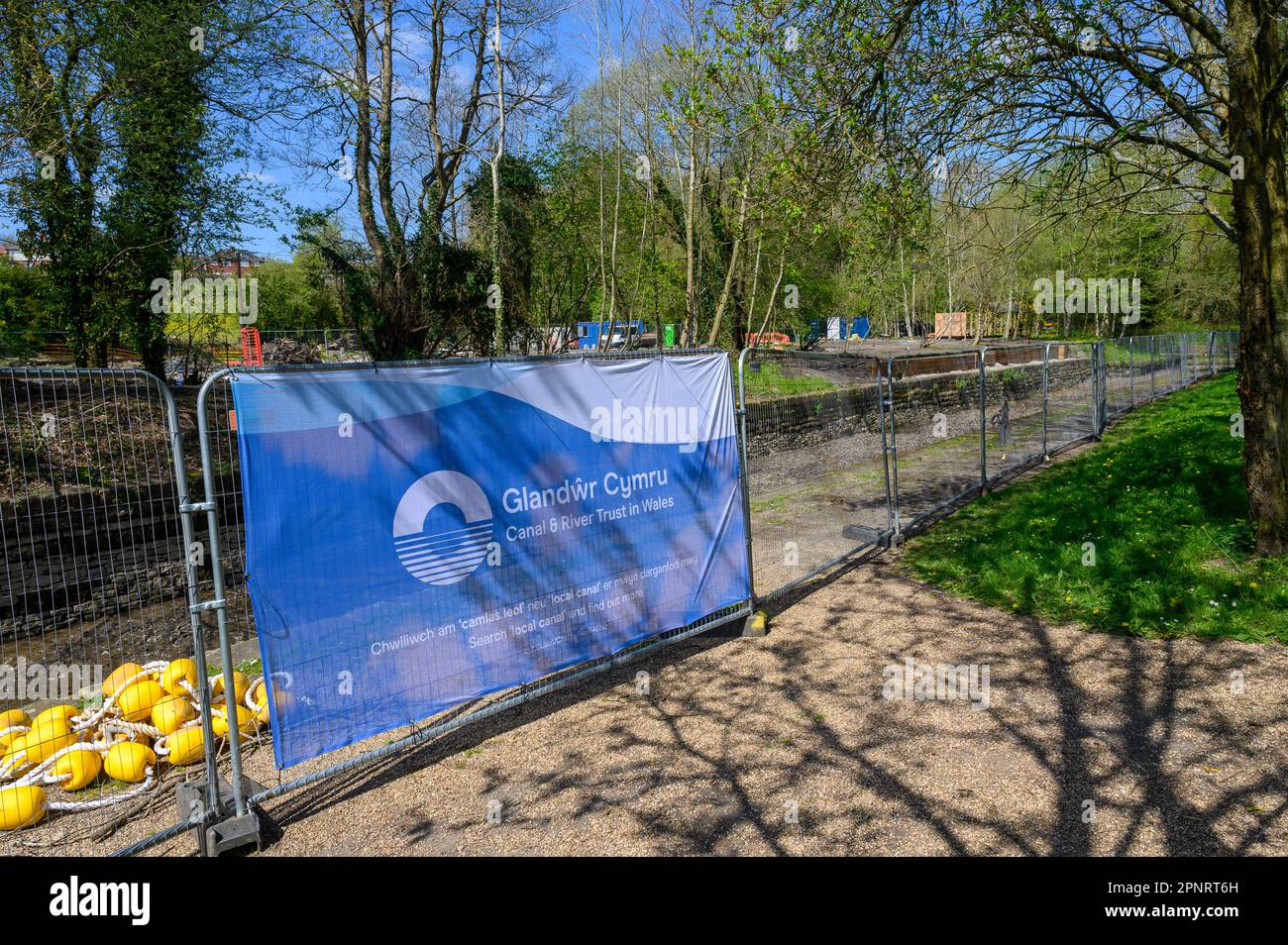 Lavori in corso nel bacino di Trevor sul canale di Llangollen, parte di un investimento di 15m milioni di sterline negli impianti offerti nel bacino. Foto Stock