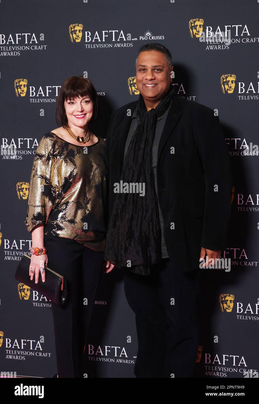 Jane Millichip, CEO di BAFTA, e Krishnendu Majumdar, presidente di BAFTA, partecipano al partito dei candidati per i premi BAFTA TV and Craft, al Tate Britain di Londra. Data immagine: Giovedì 20 aprile 2023. Foto Stock