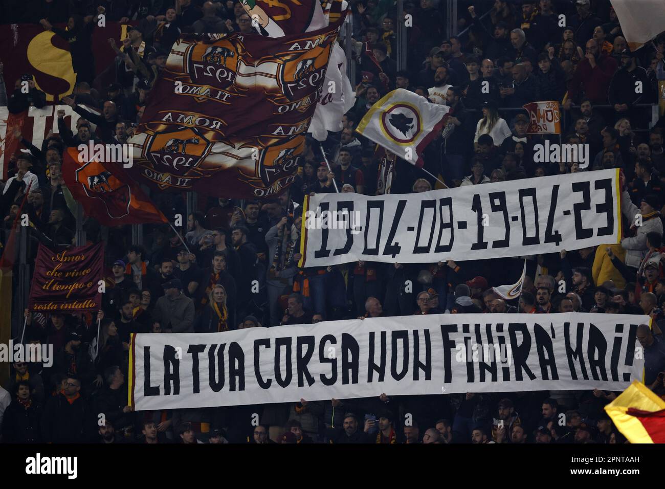 Roma, Italia. Aprile 20, 2023. Tifosi di AS Roma durante la partita di finale della UEFA Europa League tra AS Roma e Feyenoord allo Stadio Olimpico di Roma il 20 aprile 2023 a Roma. ANP MAURICE VAN PIETRA Foto Stock