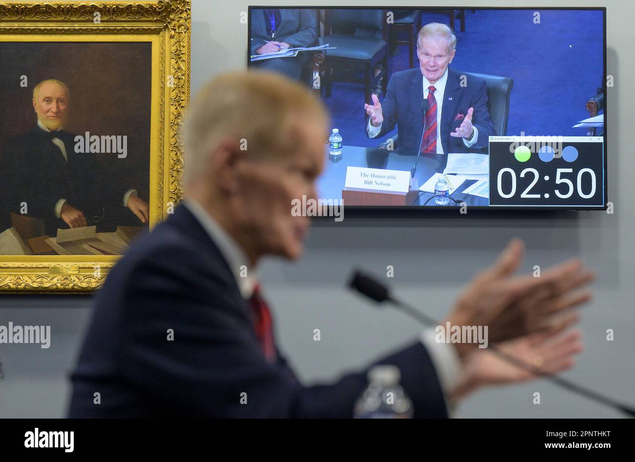 Washington, Stati Uniti d'America. 19th Apr, 2023. Washington, Stati Uniti d'America. 19 aprile 2023. L'amministratore della NASA Bill Nelson testimonia davanti alla sottocommissione della Camera per il Commercio Giustizia Scienza e Agenzie correlate durante l'anno fiscale 2024 audizioni di bilancio presso il Rayburn House Office Building, 19 aprile 2023 a Washington, DC Credit: Bill Ingalls/NASA/Alamy Live News Foto Stock