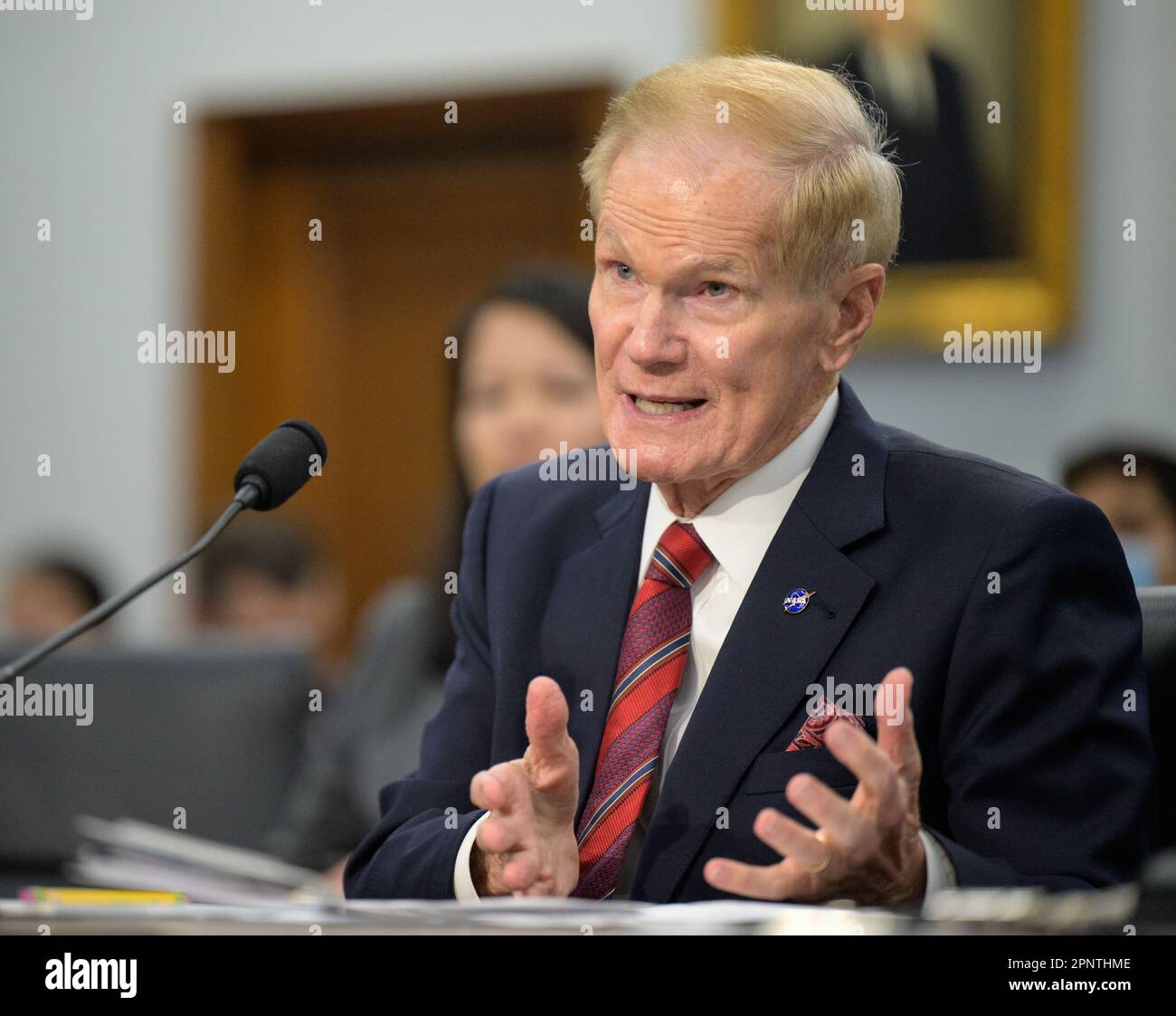 Washington, Stati Uniti d'America. 19th Apr, 2023. Washington, Stati Uniti d'America. 19 aprile 2023. L'amministratore della NASA Bill Nelson testimonia davanti alla sottocommissione della Camera sulla giustizia del Commercio Scienza e agenzie correlate durante un'audizione sulla richiesta di bilancio per l'anno fiscale 2024 presso il Rayburn House Office Building, 19 aprile 2023 a Washington, DC Credit: Bill Ingalls/NASA/Alamy Live News Foto Stock