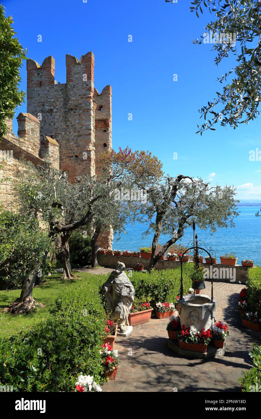 Giardino Grazia Deledda, Sirmione. Lago di Garda, Lago di Garda, Gardasee Foto Stock