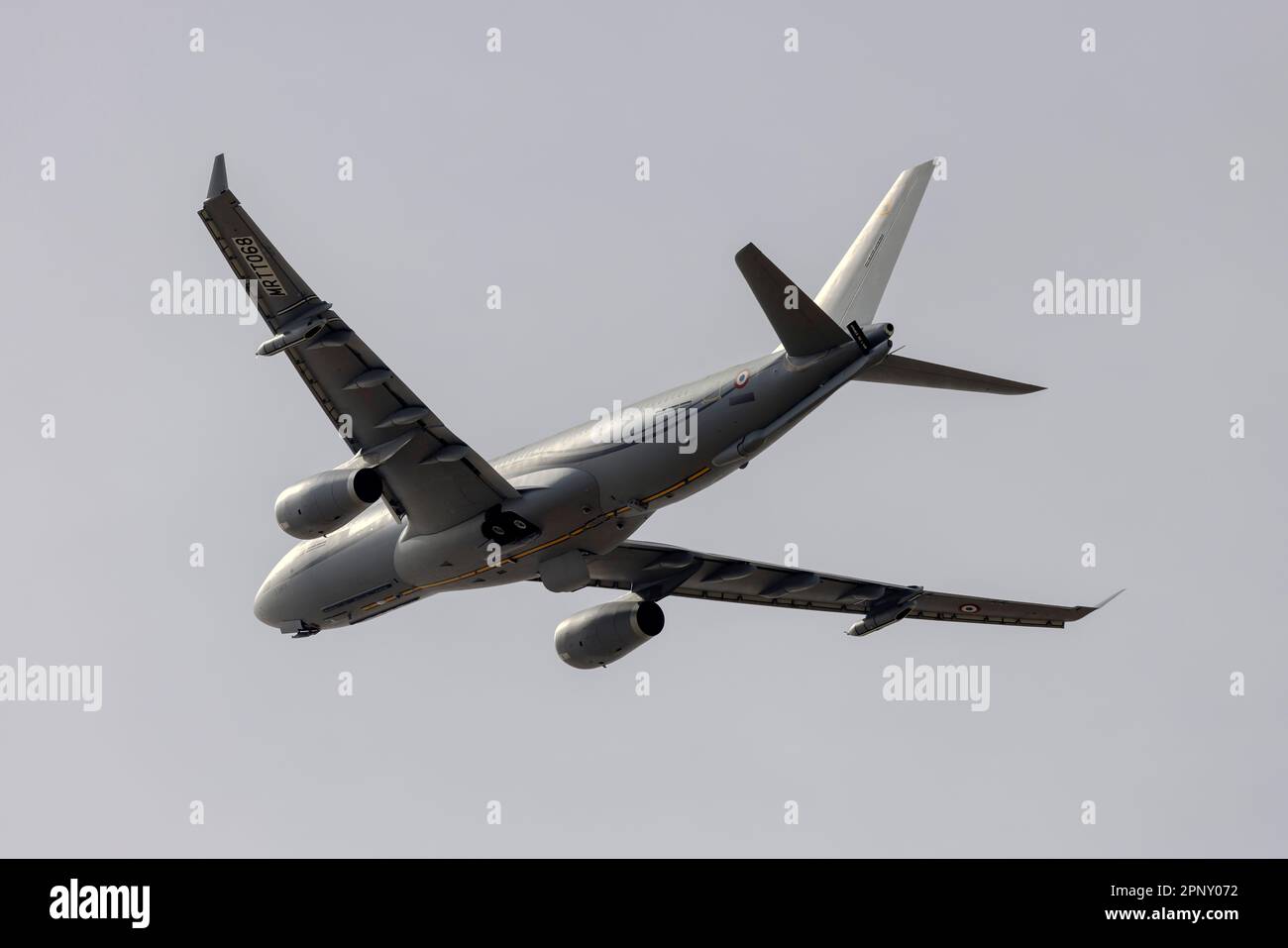L'Airbus dell'Aeronautica militare Francese A330-243(MRTT) (Reg: MRTT068) parte da Malta dopo essere stato dipinto presso lo stabilimento ACM. Foto Stock