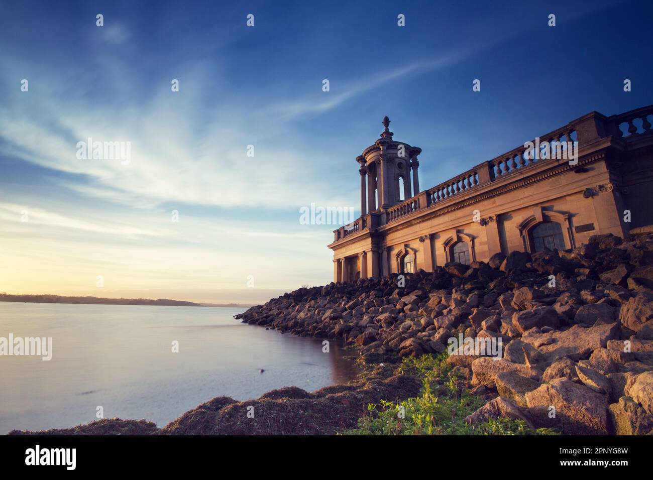 Normanton Chiesa a Rutland acqua Foto Stock