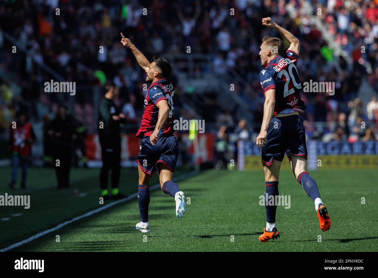 Bologna, Italia. 15 aprile 2023. Nicola Sansone del Bologna FC festeggia dopo aver segnato il primo gol della sua squadra durante la Serie A partita tra Bologna A. Foto Stock