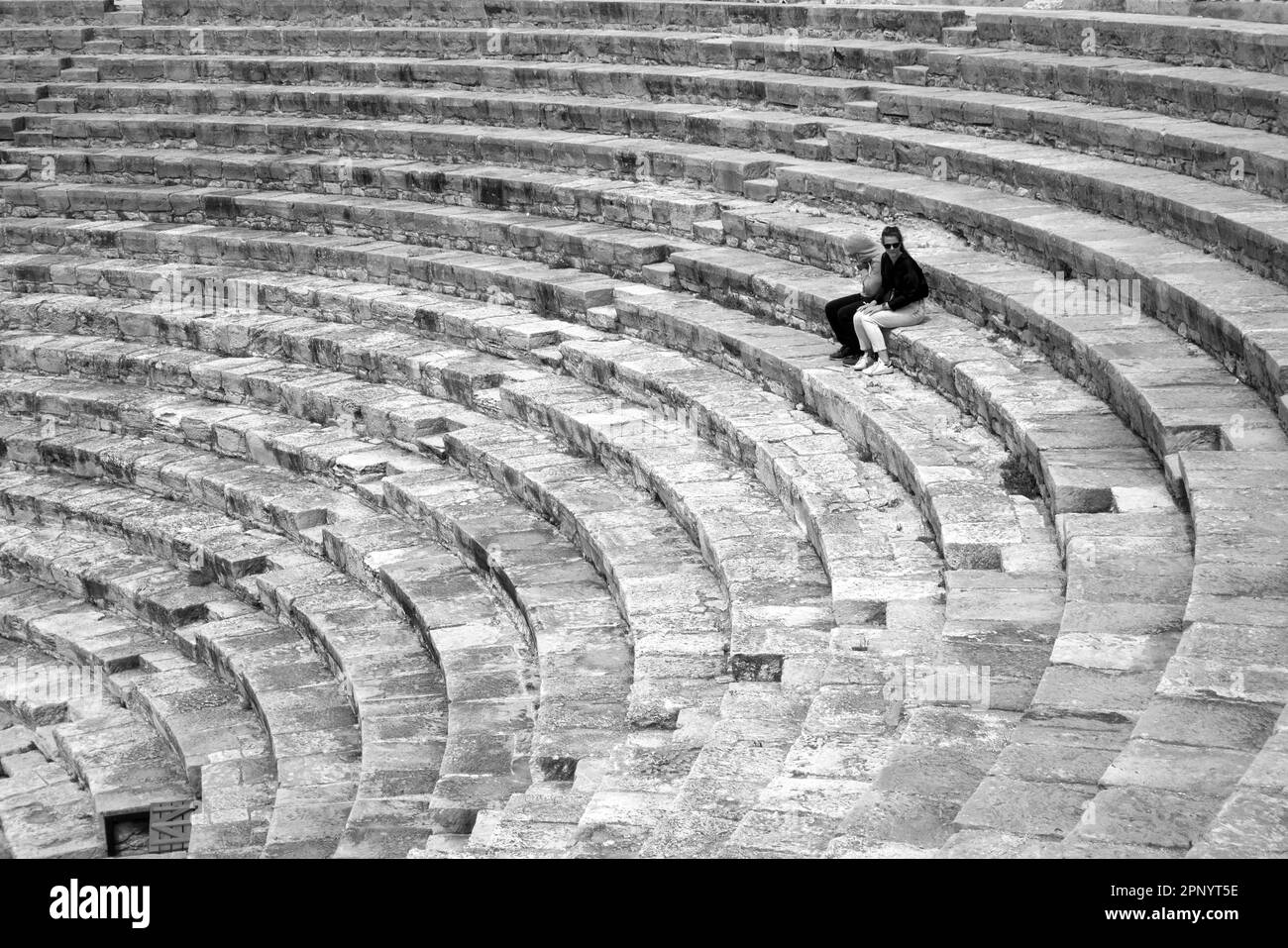 Il teatro romano ristrutturato del 2nd secolo a.C., area archeologica di Kourion, Episkopi, Distretto di Limassol, Repubblica di Cipro Foto Stock