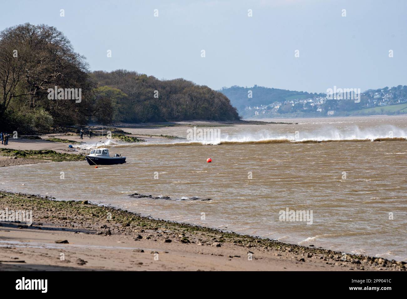 Arnside, Milnthorpe, Cumbria, Regno Unito la marea di Arnside ha viaggiato fino all'estuario del Kent ad Arnside, Milnthorpe, Cumbria, Regno Unito. Credit: John Eveson/Alamy Live News Foto Stock
